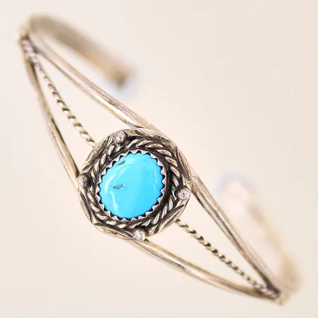 Armring med blå sten, Ø52mm, nagg på sten, silver 925/1000 Vikt: 8,4 g