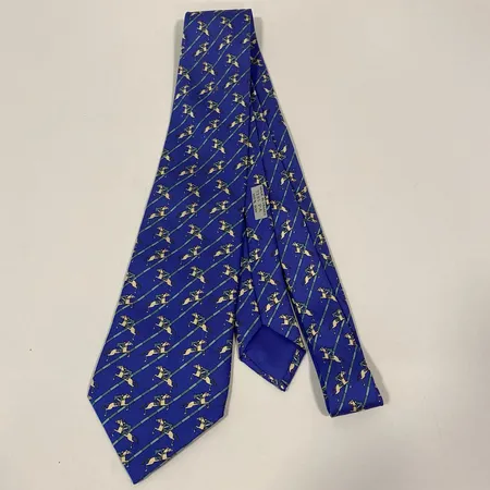 Slips, Hermès, ref-nr: 7385PA, siden, längd: 155cm, fläckar, tråddragning, defekt ögla.