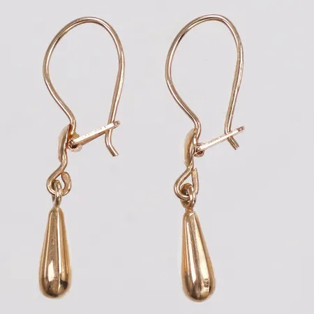 Ett par örhängen, droppar, längd 24mm, bred 3mm, 18K Vikt: 0,7 g