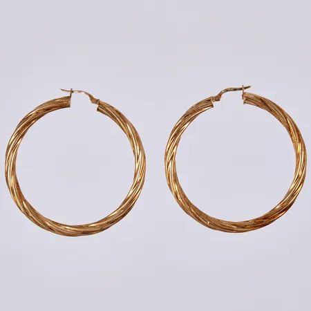 Ett par örringar, Ø 4,5cm, bredd ca 4mm, 18K Vikt: 6,6 g