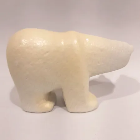 Figurin Isbjörn, Lisa Larsson, ur serien Lill-Skansen, Gustavsberg, höjd ca 9cm, längd 13,5cm, lite missfärgad