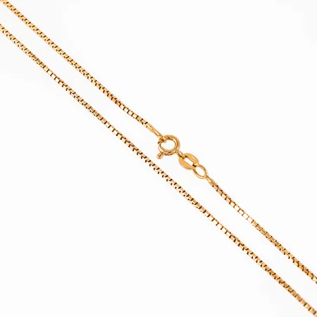 Kedja, rundslipad venezia i 18K guld. Den är 42 cm lång, 1,2 mm bred och väger 4,4g. Stämplad Balestra, 18K & svensk importstämpel. Springring.