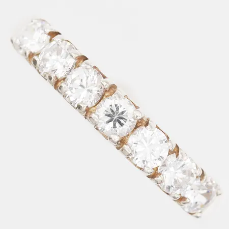 Ring, halvallians, med vita stenar, stl: 17¾,  silver Vikt: 2,6 g