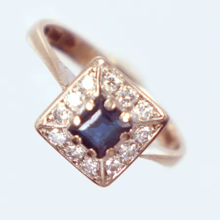 Ring diamanter, 12x0,02ct , blå sten sliten, vitguld, Ø16¼, gravyr, 18k  Vikt: 3,2 g