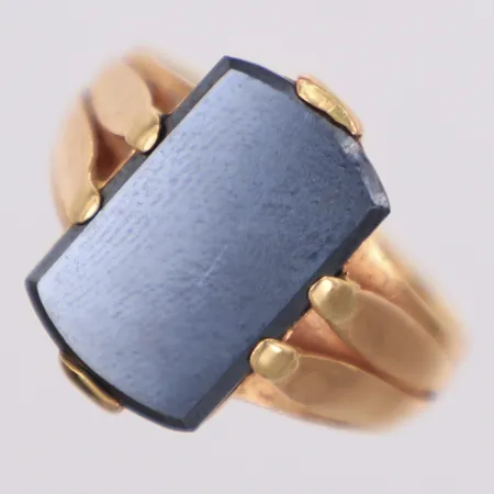 Klackring med hematit, stl 17¼, bredd: 17¼, bredd: 4,1-16,4mm, 18K Vikt: 5,8 g