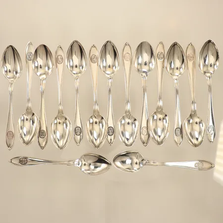 Femton kaffeskedar, modell Skytte, längd 13cm, gravyr, silver Vikt: 244,8 g