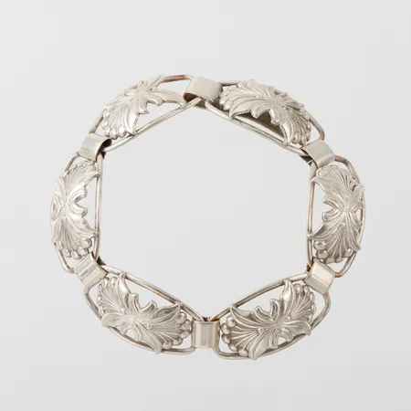 Armband "Vicson", Viktor Jansson Lindesberg 1959, längd ca 19 cm, bredd 15.5 mm, silver. Vikt: 17,9 g
