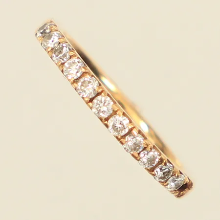 Ring halvallians med diamanter 11x ca 0,02ct, stl 16, bredd 2mm, en diamant saknas, GHA, 18K  Vikt: 2,5 g