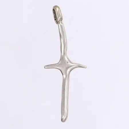 Hänge kors, 52x19mm, ostämplat silver Vikt: 6,1 g