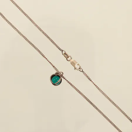 Kedja Pansar samt hänge med grön sten, längd 40cm, bredd ca 1,5mm, hänge ca 8x10mm, silver  Vikt: 3,6 g