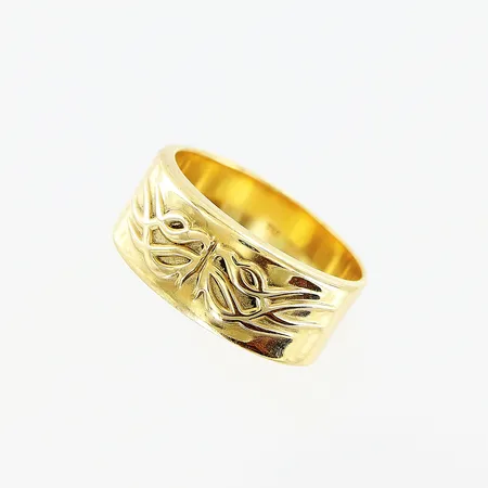 Ring, mönstrad, stl 18½, bredd 8mm, GHA, 18K. Vikt: 6,2 g