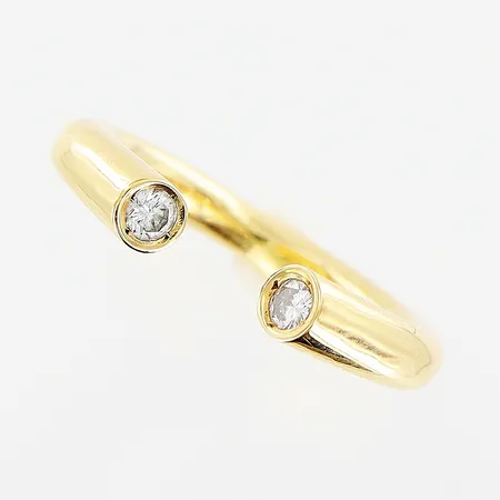 Ring stl 17¼, bredd 3-4mm, diamanter 2 x ca 0,10ct, briljantslipade, JLH, 18K Vikt: 8 g