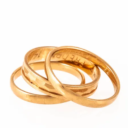 Graverat guld i 18K. Vikt: 6,8g. 