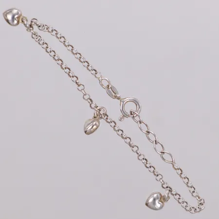 Armband ärtlänk med hängen hjärtan, längd 18cm, bredd 2,5mm, hängets mått 10,6mmx6,2mm, GHA, 925/1000 silver Vikt: 2,9 g