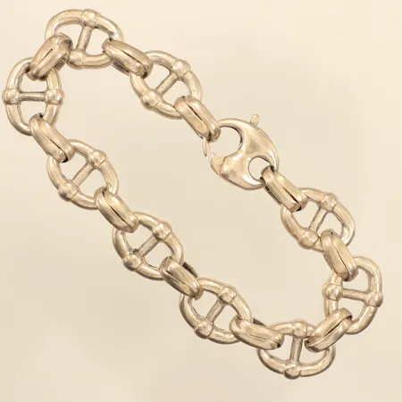 Armband, längd 23cm, bredd ca 5-15mm, repig, 925/1000 silver Vikt: 63,2 g