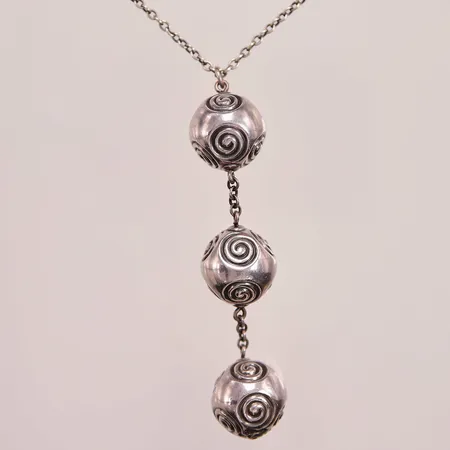 Collier, 72cm, hängande del 9cm, 925/1000 Silver 21,9g.