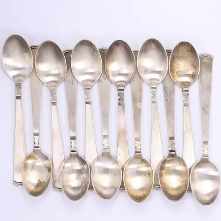 12 teskedar, 12cm, modell Rosenholm, silver 830/1000 Vikt: 201,6 g