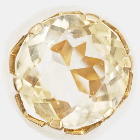Ring med citrin, ca 9,30ct, stl: 16½, gravyr, tillverkad av  K G Markströms Guldsmeds AB, Uppsala 1967, 18K guld Vikt: 9,3 g