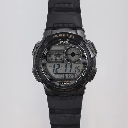 Casio 5 Alarms Ø42mm ref nr 3198 AE-1000W, små repor, gummilänk, inga tillbehör