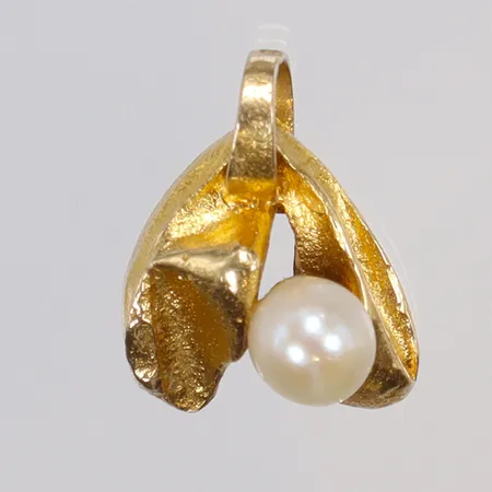 Hänge med pärla, 15x11mm inklusive hängöglan, 18K  Vikt: 2 g