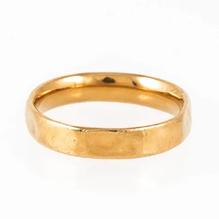 Defekt ring i 18K. Vikt: 1,4g. 