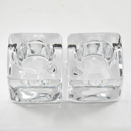 2 ljuslyktor, Orrefors, Ice Cube, design Göran Wärff, höjd 65 mm, bredd 70 mm, etikettmärkta.