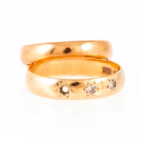 Diverse defekt/graverat guld i 18K. Vikt: 7,0g. 