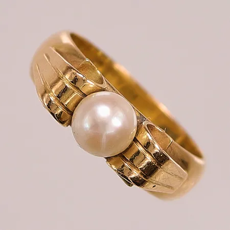 Ring, Ø16¾, bredd:5mm, pärla, 18K 6,2g.