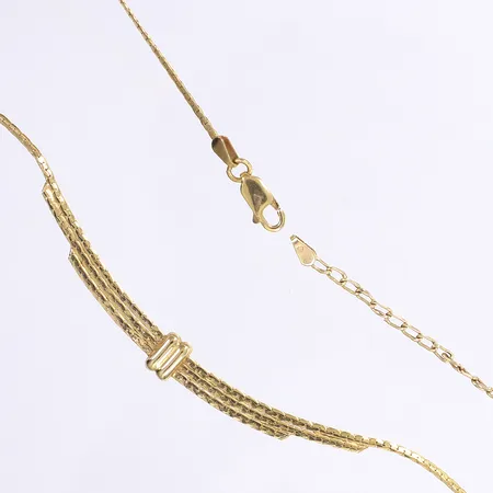 Halscollier, ca 14,5cm, bredd 1,5-8mm, buckligt, 18K Vikt: 7,4 g