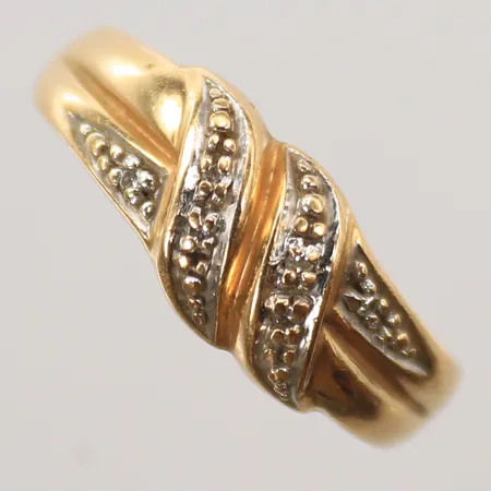 Ring med vita stenar, stl 17¼, bredd 2-5mm, 18K Vikt: 5,6 g