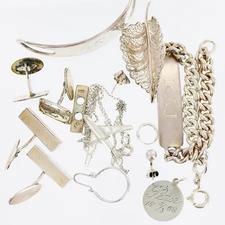 Diverse silversmycken, allt med defekter, gravyrer, silver 800-925/1000. Vikt: 70,2 g