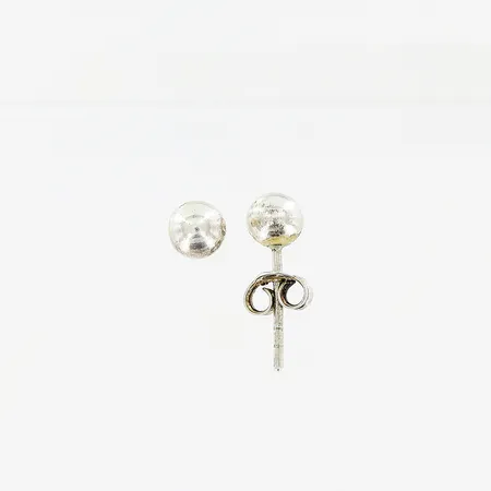 Ett par örhängen, Ø5mm, silver CCC, silver 925/1000. Vikt: 0,9 g