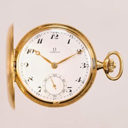 Savonette Omega 18K, booettnr:7598795, verknr:7459769, innerboett i metall, små bucklor, bruttovikt 18K 81,3g.