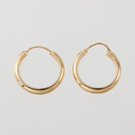Örhängen paret, diameter ca 18 mm, 18k. Vikt: 1,7 g