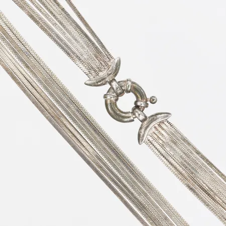 Collier, 7-radigt, längd 45cm på kortaste raden, tillverkat av Guldfynd AB, silver  Vikt: 40,5 g