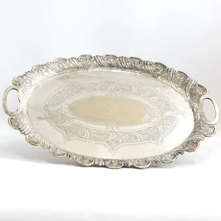 Bricka Lee & Wigfull, Sheffield, sekelskifte 1800-1900, 46x33cm, silverpläterad Vikt: 1417 g Skickas med paket.