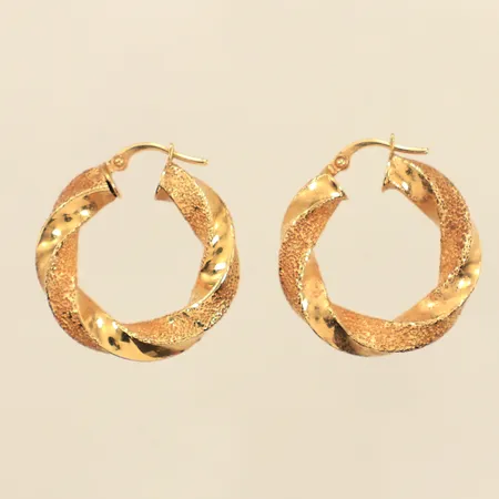 Ett par örhängen, Ø25mm, bredd ca 5mm, något defekt, 18K   Vikt: 3,8 g