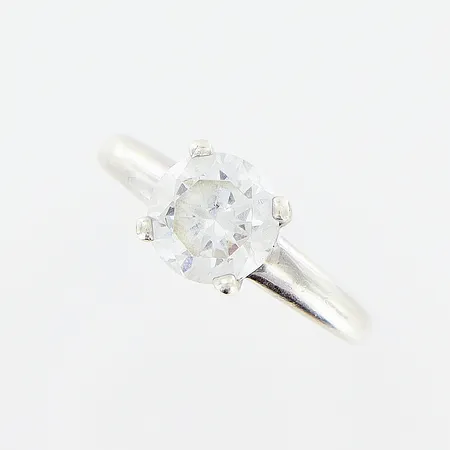 Ring stl 17, bredd 1,5-8mm, vit sten, GHA, silver 925/1000. Vikt: 3 g