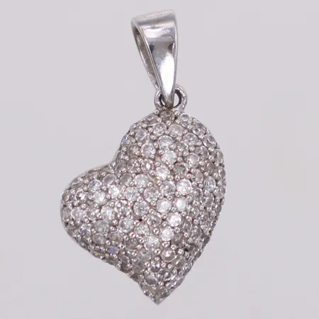Hänge hjärta med vita stenar, längd 24,5mm, bredd 14,5mm, 925/1000silver Vikt: 2,9 g