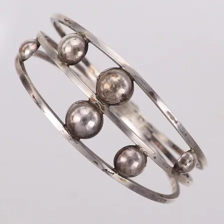 Armring, Ø65,,. bredd: 6,8-28mm, Bröderna Lundqvist AB, Falun år 1969, 830/1000 silver Vikt: 35,8 g