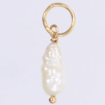 Hänge med barock odlad pärla troligen saltvatten, höjd 14mm, bredd 3mm, 18K Bruttovikt: 0,2g Vikt: 0,2 g