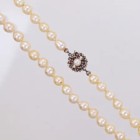 Pärlcollier, odlade pärlor, längd 65 cm, Ø7,6mm, silverlås med rosa stenar 925/1000  Vikt: 48,6 g