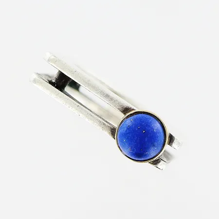 Ring stl 17, bredd 5mm, blå sten, förgylld infattning,  repor/skav, silver  Vikt: 9,1 g