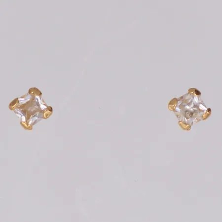 Ett par örhängen med vita stenar, längd 3,4mm, bredd 3,4mm, 18K Vikt: 0,5 g