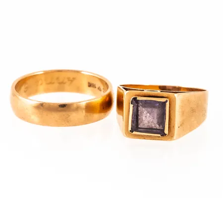 Diverse defekt/graverat guld i 18K. Vikt: 9,3g. 