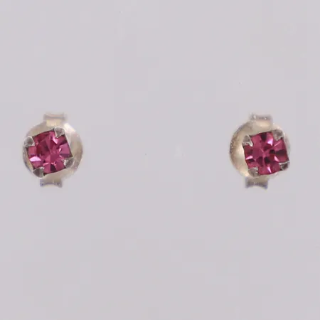 Ett par örhängen med rosa stenar, 3,2x3,1mm, 925/1000 silver Vikt: 0,1 g