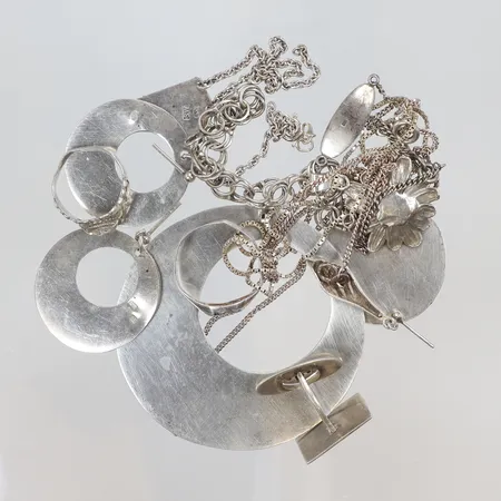 Diverse silver, delvis ostämplat, defekt/av silver 830-925/1000 Vikt: 72,2 g