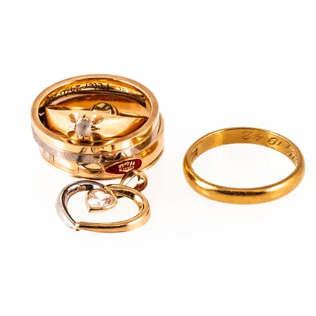 Diverse defekt/graverat guld. 10,8g i 18K & 3,6g i 23K. 