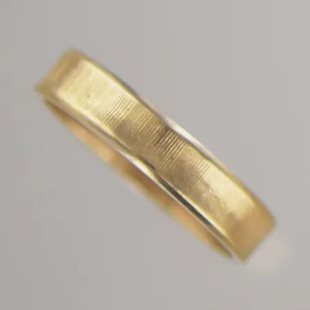 Ring, Ø 19¼ mm, bredd 4,5 mm, 18K Vikt: 4,3 g