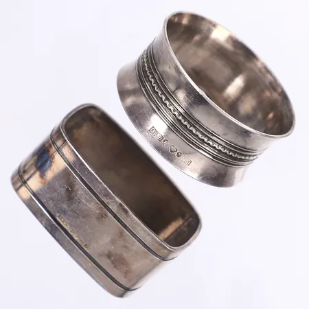 Två servettringar, silver 830/1000 Vikt: 45,7 g